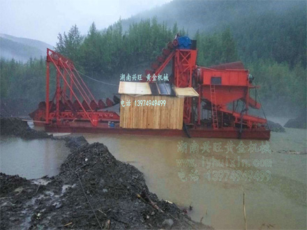 采金船 俄羅斯現場