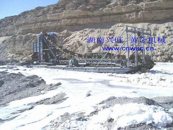 淘金設備廠家,淘金船定制,淘金船價格,湖南淘金船,瀏陽采金船,興旺挖金船,專業采沙船,洗砂機,鉆石開采